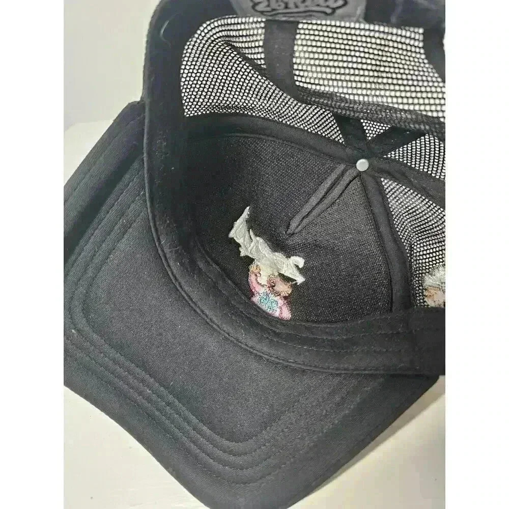 26 Red 26red Brand "Twenty Six Red" Graffiti Cat SnapBack Skate Trucker Hat - Picture 6 of 6